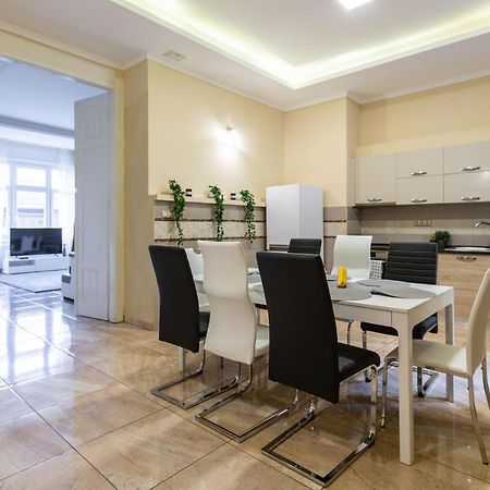 Luxury Downtown Home By Anna Budapest Kültér fotó