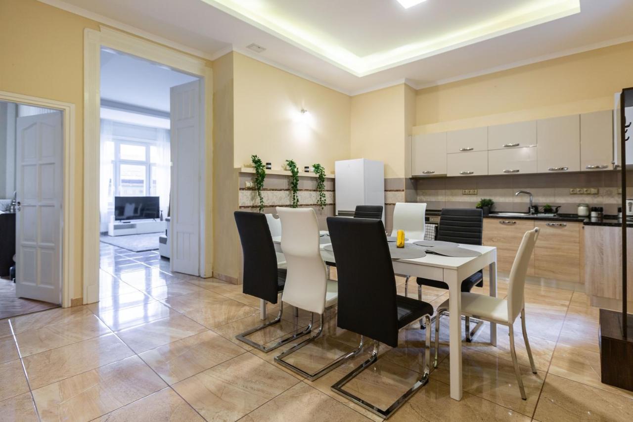 Luxury Downtown Home By Anna Budapest Kültér fotó