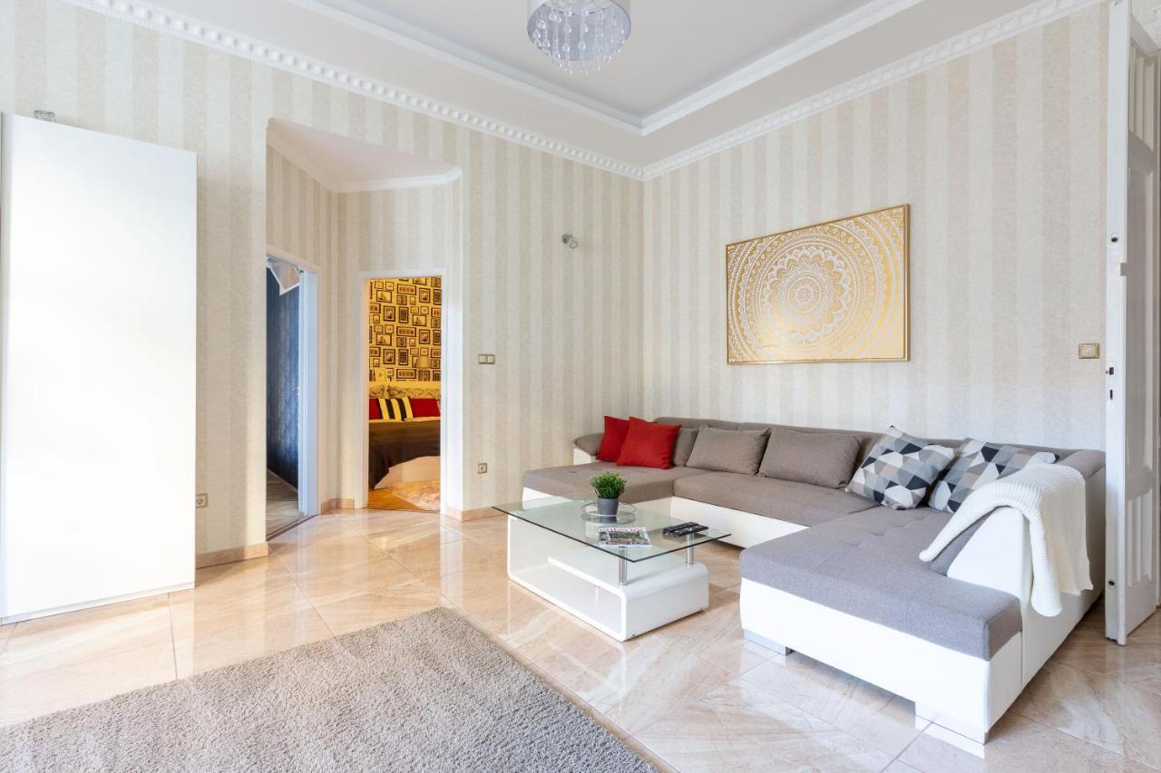 Luxury Downtown Home By Anna Budapest Kültér fotó
