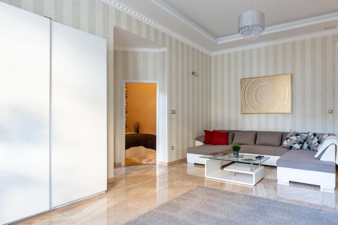 Luxury Downtown Home By Anna Budapest Kültér fotó