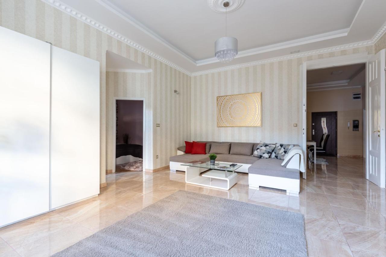Luxury Downtown Home By Anna Budapest Kültér fotó