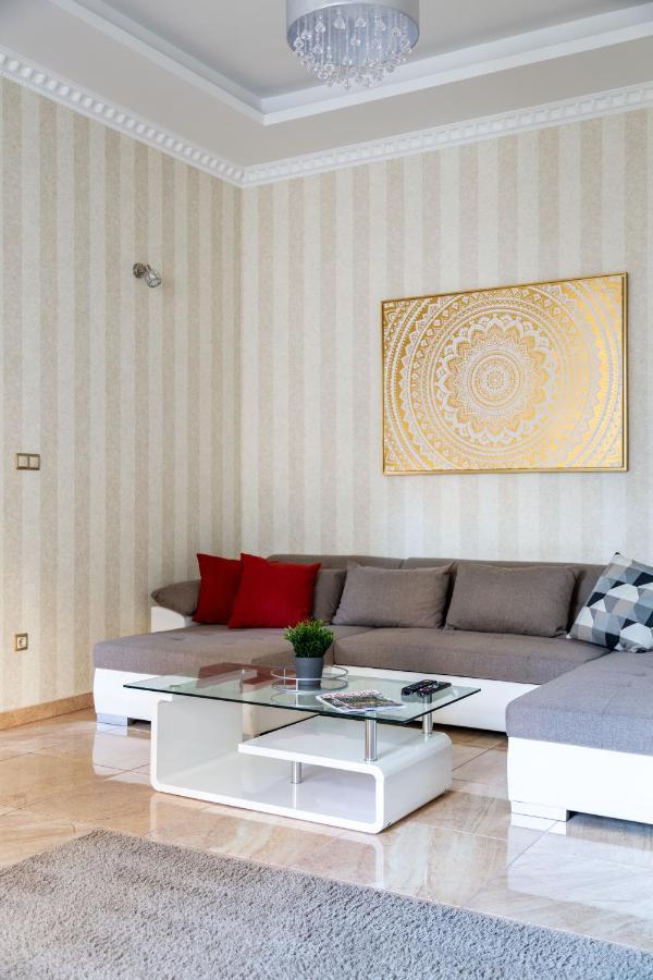 Luxury Downtown Home By Anna Budapest Kültér fotó