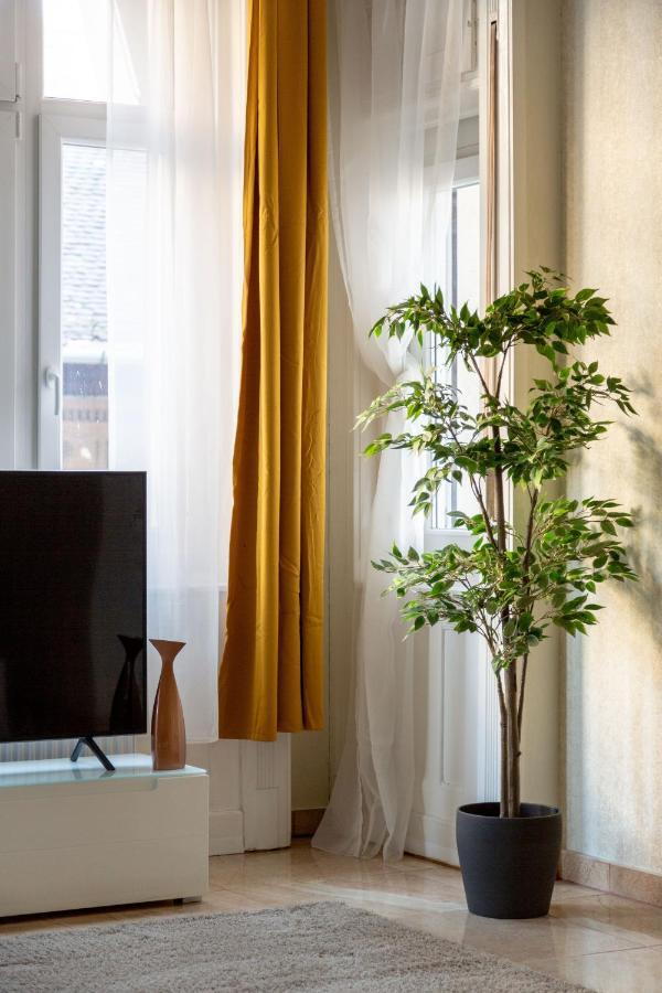 Luxury Downtown Home By Anna Budapest Kültér fotó
